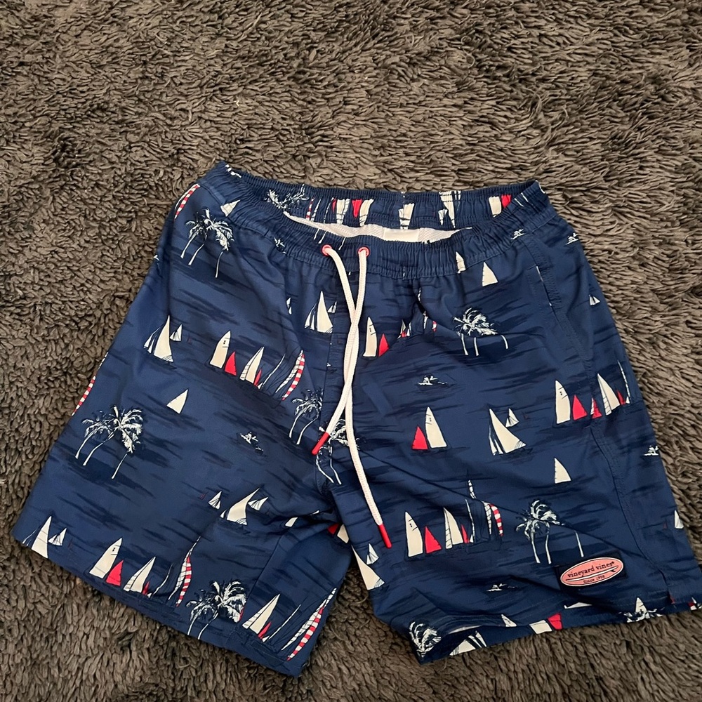 Vineyard vines 7 inch bathing suit size small